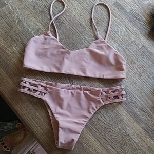 Pink benoa swim